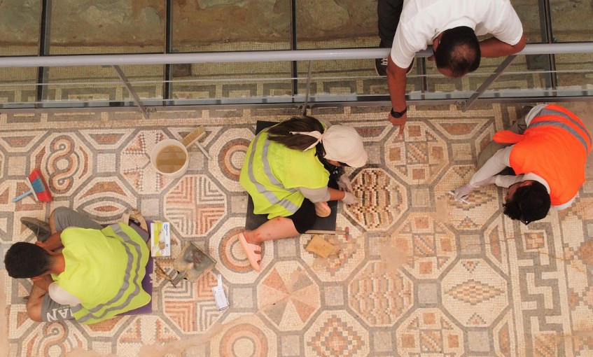 Bin 500 yıl öncesine ait, Antik kentin mozaikle süslü hamamı restore edildi