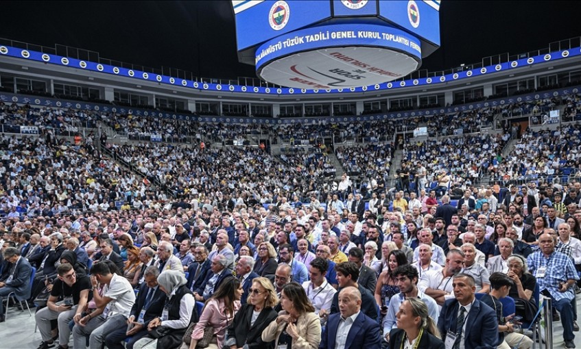 Fenerbahçe Kulübü başkanlığına 3 yıl için 4 dönem sınırlaması getirildi