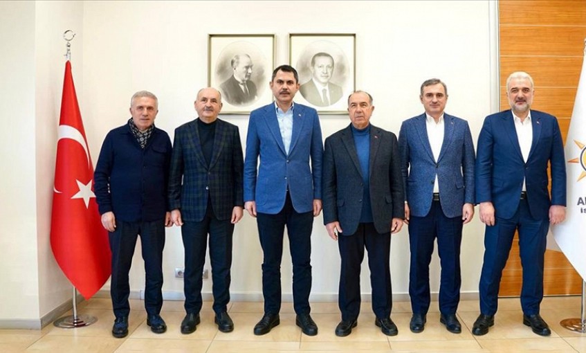 İBB Başkan adayı Kurum, eski AK Parti İstanbul il başkanlarıyla buluştu