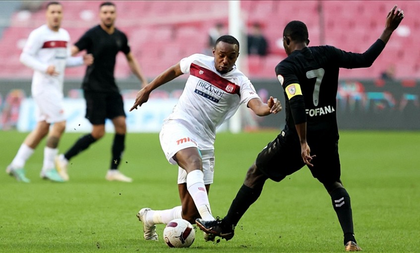 Yılport Samsunspor, sahasında EMS Yapı Sivasspor'u 2-0 yendi