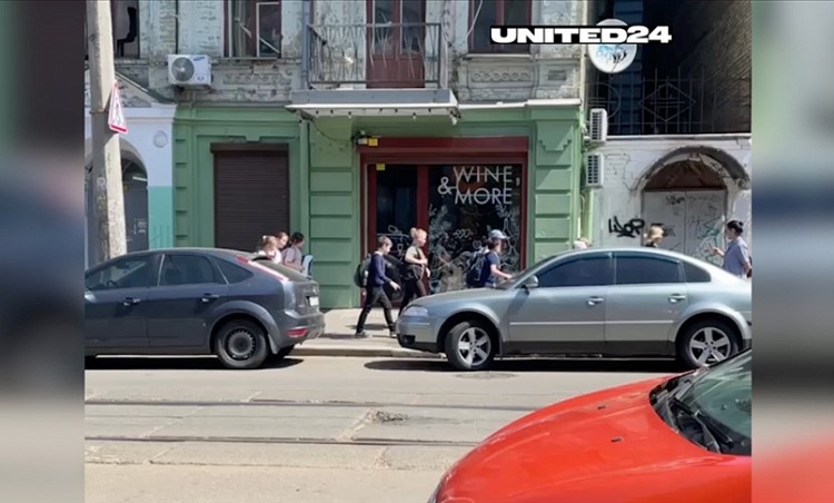 Zelenskiy'den, Kiev'e yapılan füze saldırısına tepki